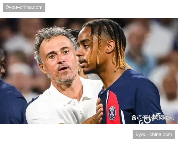 恩里克驳斥外界过高期待：执教的巴黎与瓜帅巴萨相比为时尚早