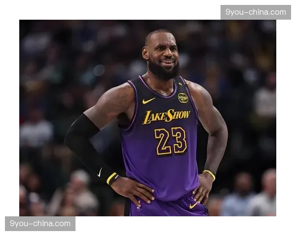 湖人主场124-104轻取独行侠，詹姆斯三双助球队重返西部第五