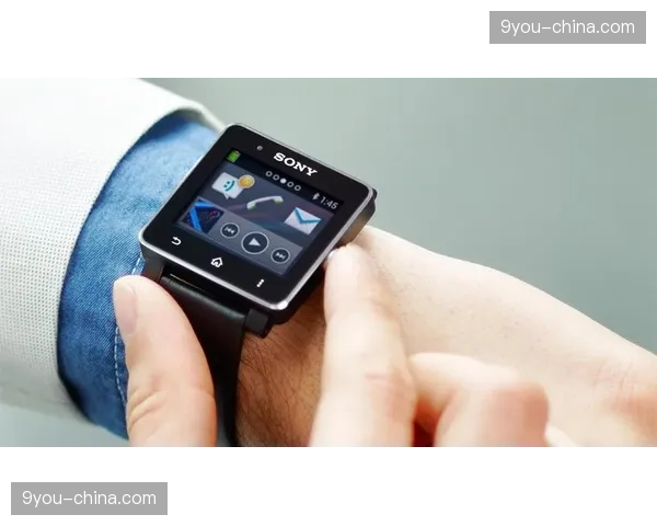 可穿戴设备公司推出新款球员GPS背心，精度提升至厘米级